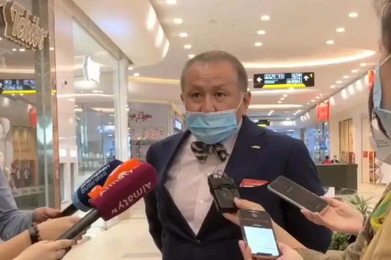 «MEGA» saýda ortalyǵy dúkenderin jaldaǵandardan aqy almaıtyn boldy