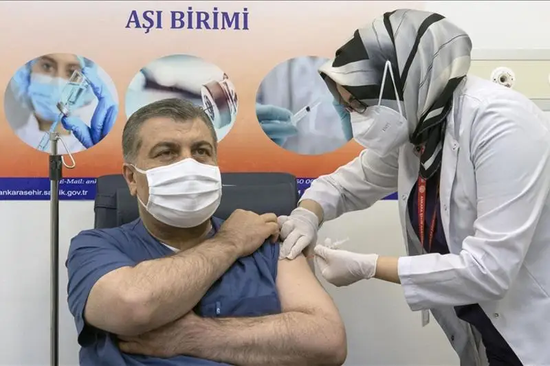 Túrkııa beısenbi kúni koronavırýsqa qarsy vaktsına egýdi bastady
