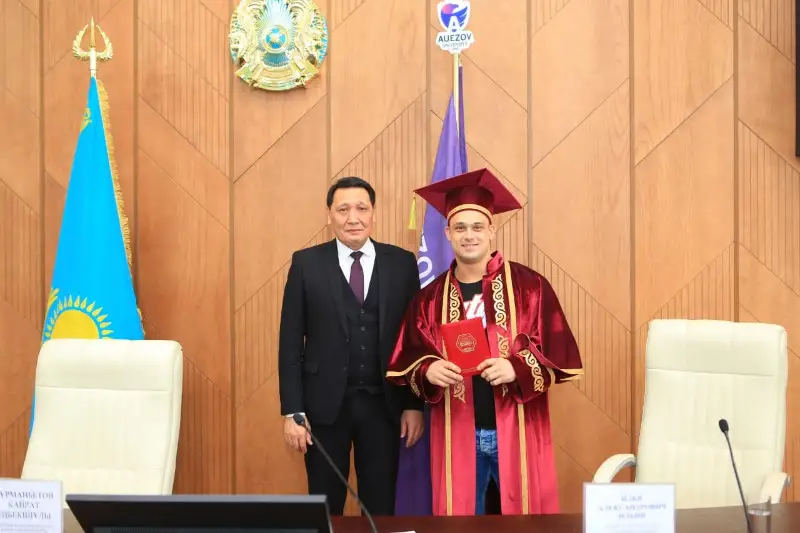 Ilıa Ilın shymkenttik ýnıversıtettiń «Qurmetti professory» atandy