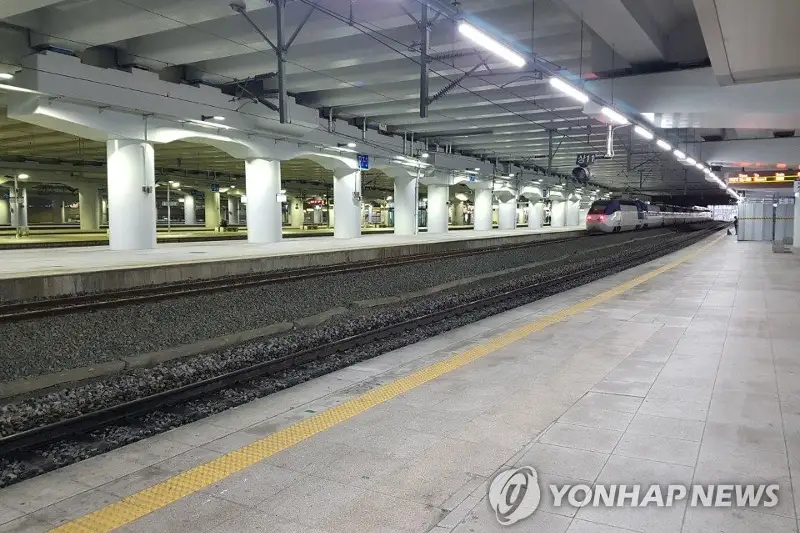 Ońtústik Koreıada vırýs juqtyrǵandar sany 1 myńnan asty