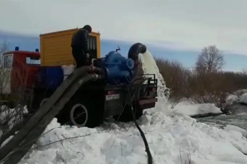 Aqmolalyq qutqarýshylar jyljymaly sý sorý stansasyn synaqtan ótkizdi