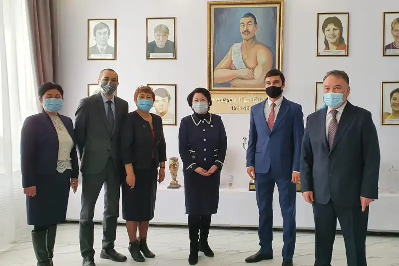 Aqtoty Raıymqulova dańqty balýan Qajymuqannyń 150 jyldyǵynyń ashylý rásimine qatysty