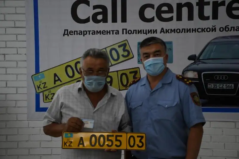 Көкшетау тұрғыны өңірде бірінші болып шетелден әкелінген көлігін тіркеді