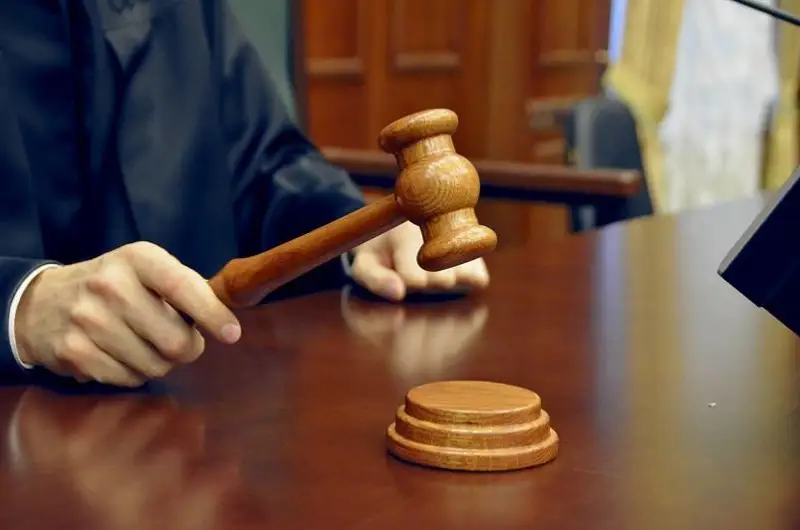 Atyraýda bıýdjet qarajatyn jymqyrǵan fılarmonııa dırektory sottaldy