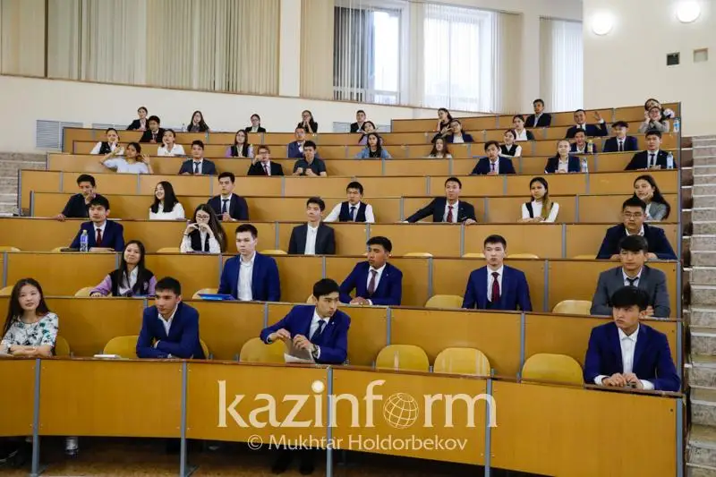 Mańǵystaýda 300-den astam túlek UBT kezinde 100-den joǵary ball jınaǵan