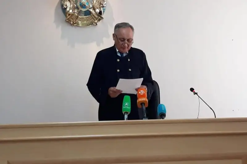 Пойызда бойжеткенді зорлаған жолсеріктерге үкім шығарылды