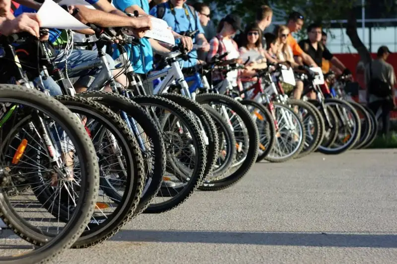 Elordada qaıyrymdylyq velosherý ótedi