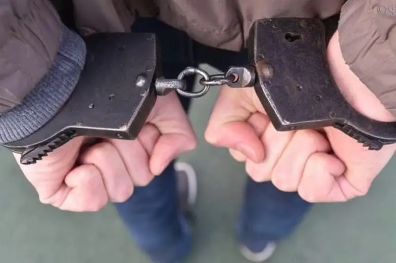 Taldyqorǵannyń tártip saqshylary 9 keli esirtki partııasyn tárkiledi