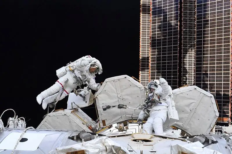 NASA SpaceX mıssııasynyń ádemi sýretterin jarııalady