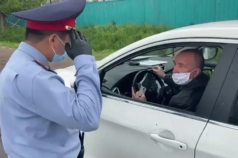 Almaty mańyndaǵy saıajaılarǵa bir táýlikte 1 myń kólik, 2 myń adam shyqty