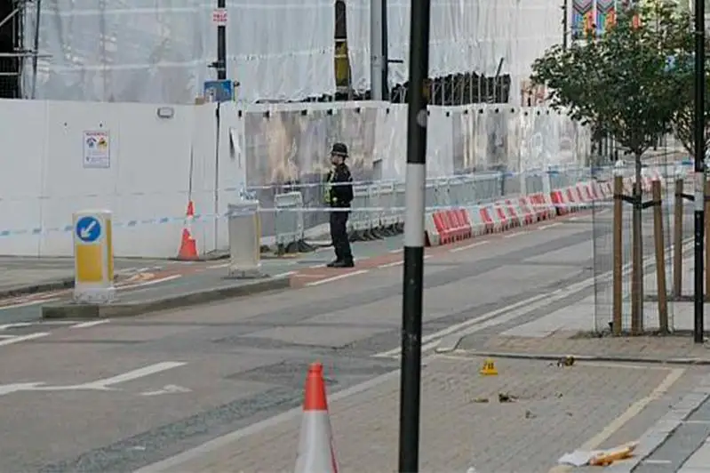 Bırmıngemde belgisiz bireýler birneshe adamdy pyshaqtap ketti