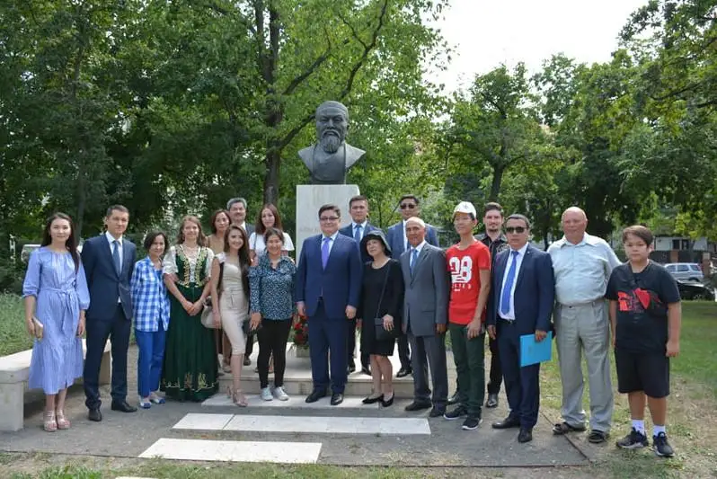 Мажар жастары Абай әндерін шырқады