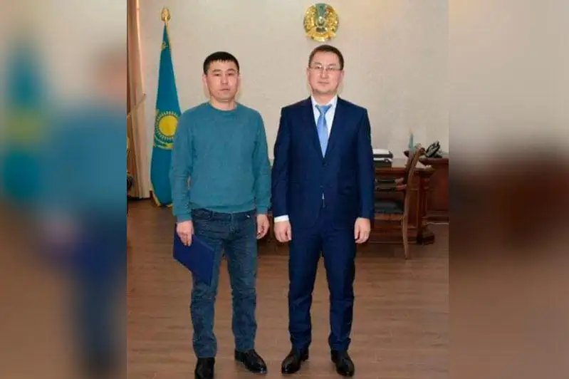 Túrkistan ákimi órtengen úıden 3 balany qutqarǵan turǵynǵa alǵys aıtty