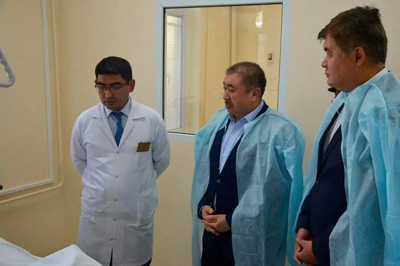 Түркістандағы өрт: Тұрғымбаев пен Біртанов күйік шалған адамдардың жағдайын барып білді