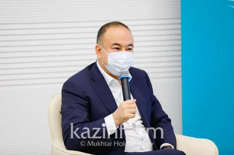 Málik Myrzalın máslıhat depýtattaryna paıdaly keńes aıtty