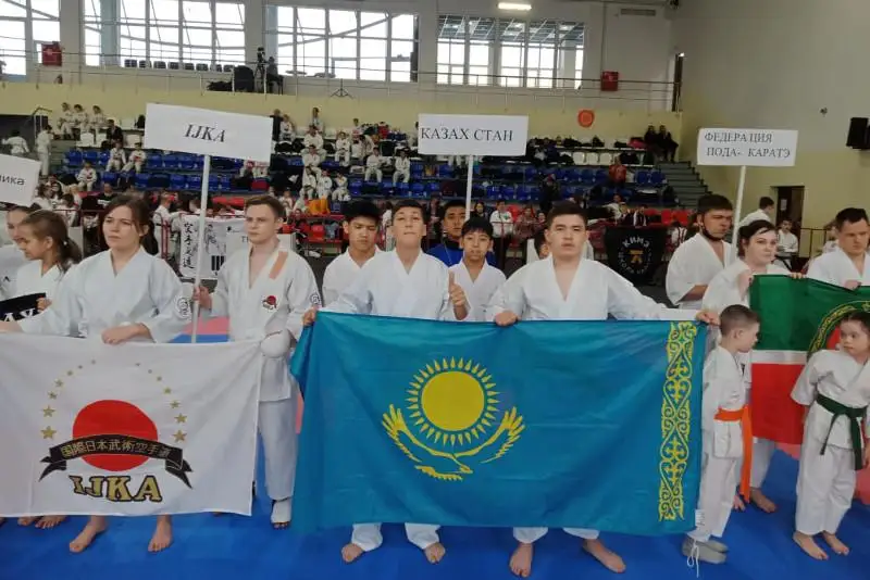 Qazaqstandyq jas parakarateshiler Reseıden 2 altyn medal jeńip aldy