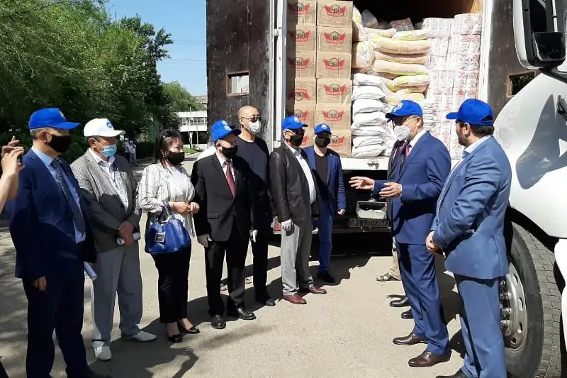 Maqtaraldyqtar Qazaqstan halqy Assambleıasynan 180 tonna gýmanıtarlyq kómek aldy