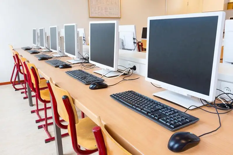 Elorda oqýshylaryna qosymsha 34 myń kompıýter satyp alynady