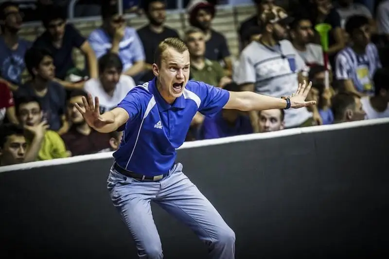 Qazaqstan basketbol quramasynyń 29 jastaǵy bas bapkeri qyzmetinen ketti