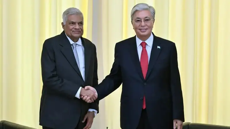Қасим-Жомарт Тоқаев Шри-Ланка Президенти Ранил Викрамасингхе билан учрашди