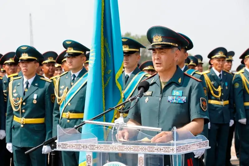 Nurlan Ermekbaev: Áskerıler qaza bolǵan ushqyshtardyń otbasylaryn qamqorlyqqa alady