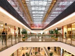 Almatyda saýda, oıyn-saýyq ortalyqtarynyń jumysyna shekteý qoıyldy