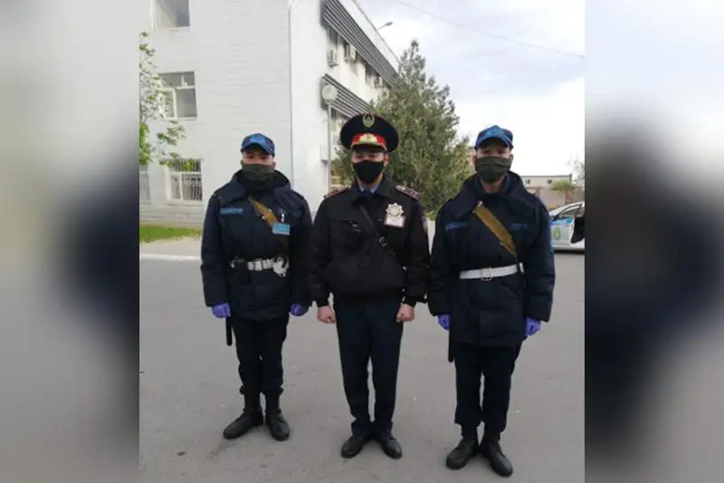 Ұлттық ұлан сарбаздары Ақтауда ер адамды тапаншамен ұстады