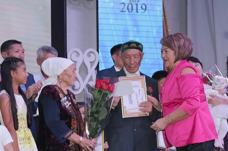 Qaraǵandyda «Mereıli otbasy» baıqaýynyń oblystyq kezeńiniń jeńimpazdary anyqtaldy