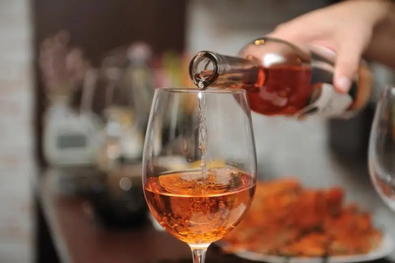 Alkogol ishý koronavırýsty juqtyrýdan qorǵaı ala ma - maman jaýaby