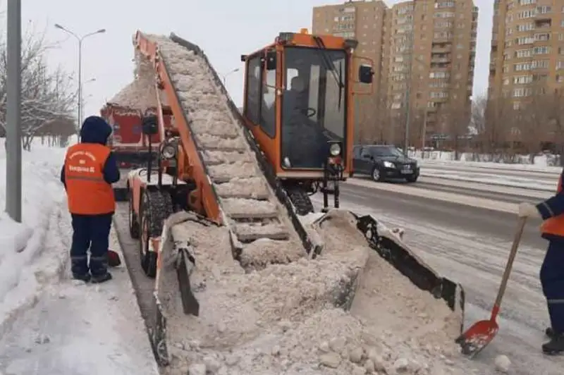 Петропавлда соңғы күндері шамадан тыс жауған қарды шығаруға 75 техника тартылды