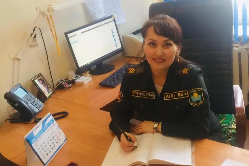 Áskerı qyzmetshi bolsaq ta, áıel-ana ekenimizdi umytpaımyz – Ásem Qazenova