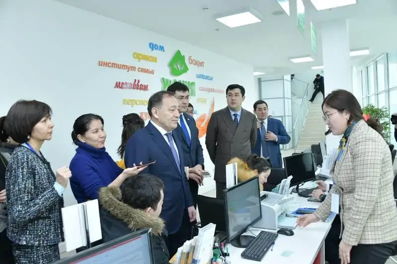 Eraly Toǵjanov elordadaǵy áleýmettik nysandardyń jumysymen tanysty