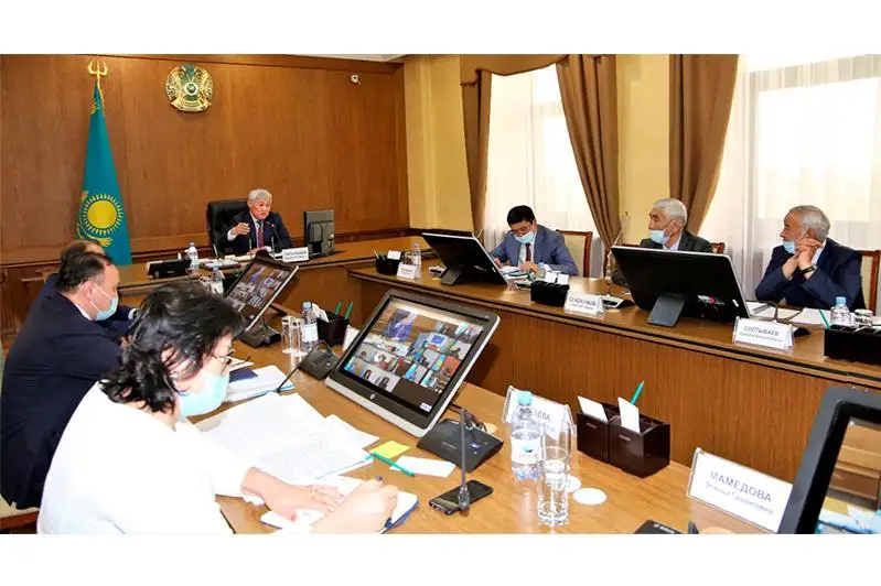 Bul sharalardan eshqandaı nátıje joq: Berdibek Saparbaev óńirdegi assambleıanyń jumysyn synady