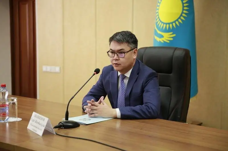 Eńbek mınıstri zeınetaqy júıesin jetildirýge qatysty túsinik berdi