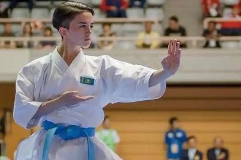 Lııa Qoshqarbaeva karateden onlaın týrnır jeńimpazy atandy