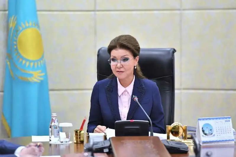 Darıǵa Nazarbaeva: Osyndaı ótkinshi synaq kezinde ortaq múddemen ıgi isterde birge bolaıyq