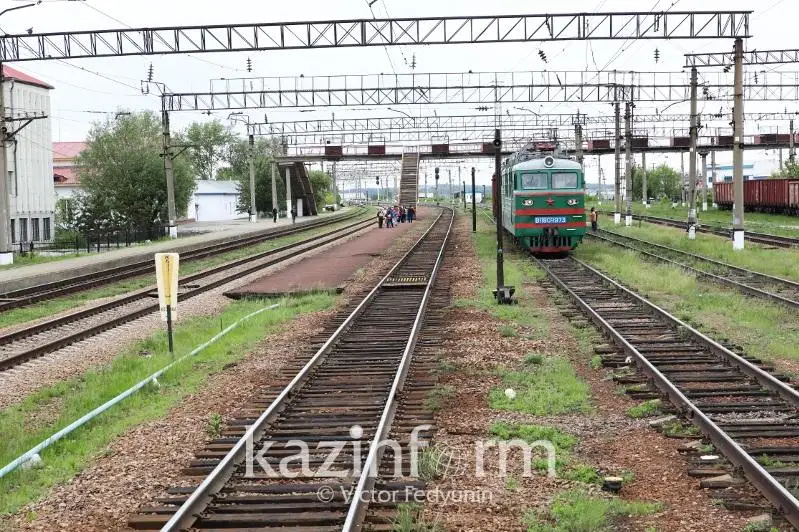 Ақтөбелік әйел пойыз астына түсіп, екі аяғынан айырылды