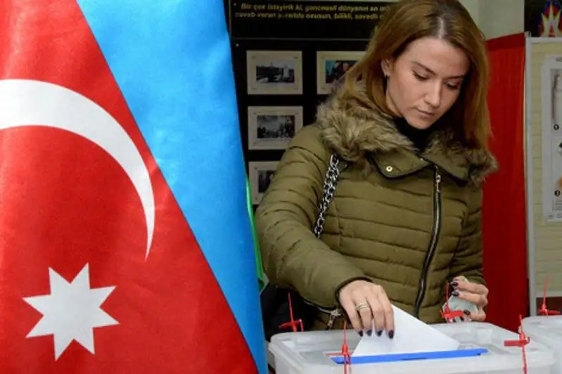 Ázerbaıjanda parlament saılaýy bastaldy