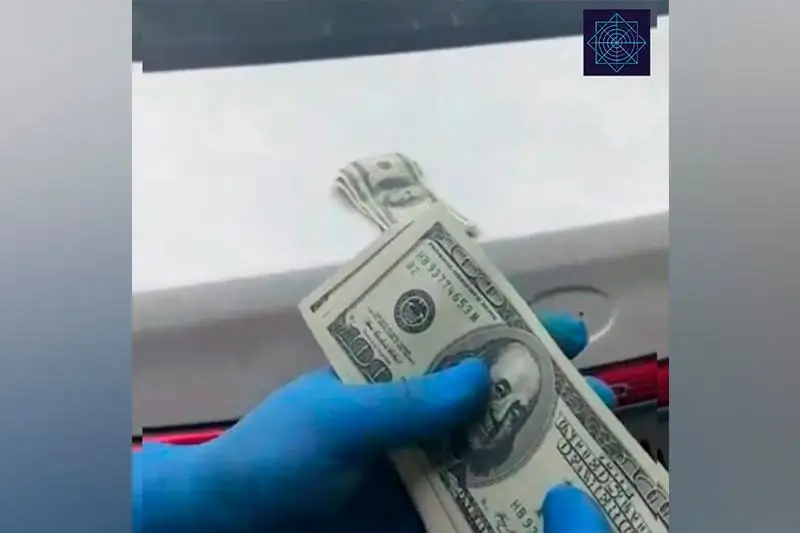 Almatyda jalǵan dollar jasaǵandar sottaldy