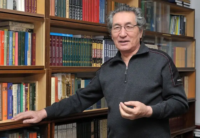 Dárigerlerimiz soǵysta sanıtarlar basynan keshirgendeı jaǵdaıda júr - Maral Ysqaqbaı