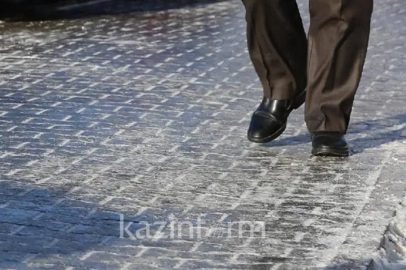 Алматы көшелерінде көктайғаққа байланысты 3786 тонна құм себілді