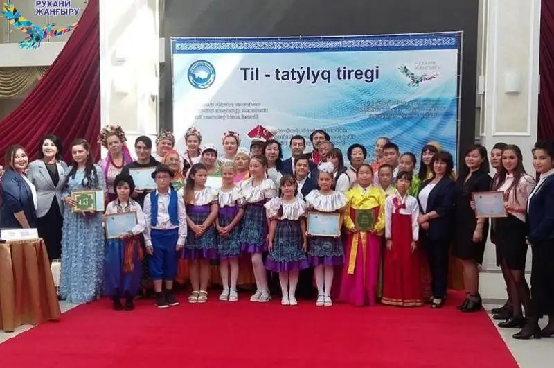 Qaraǵandylyq ulttyq-mádenı ortalyqtar Tilder kúnin atap ótti