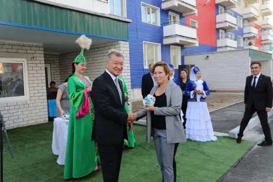 Семейлік дәрігерлерге жаңа пәтерлердің кілті тапсырылды