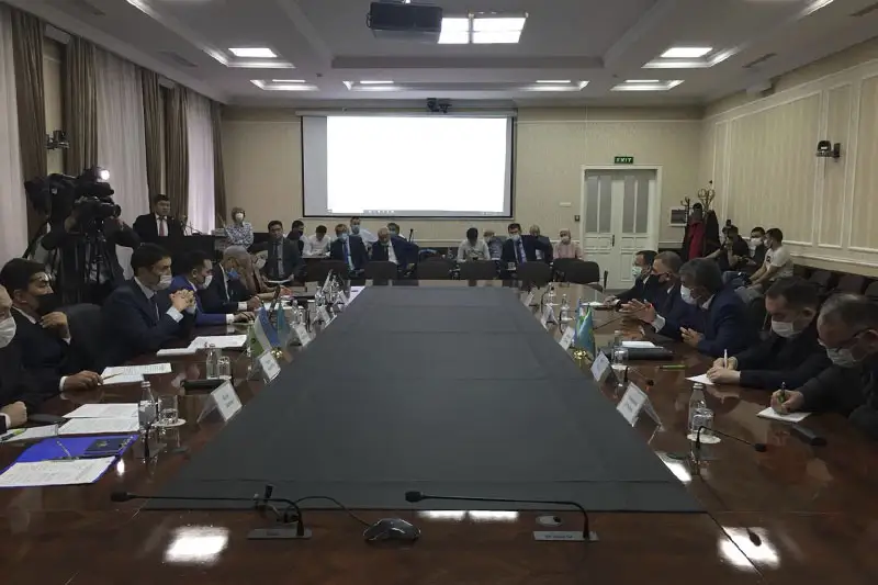 Qazaqstan men Ózbekstan Maqtaaraldaǵy sý basqan aımaqtardy qalpyna keltirý jóninde kelissóz júrgizdi