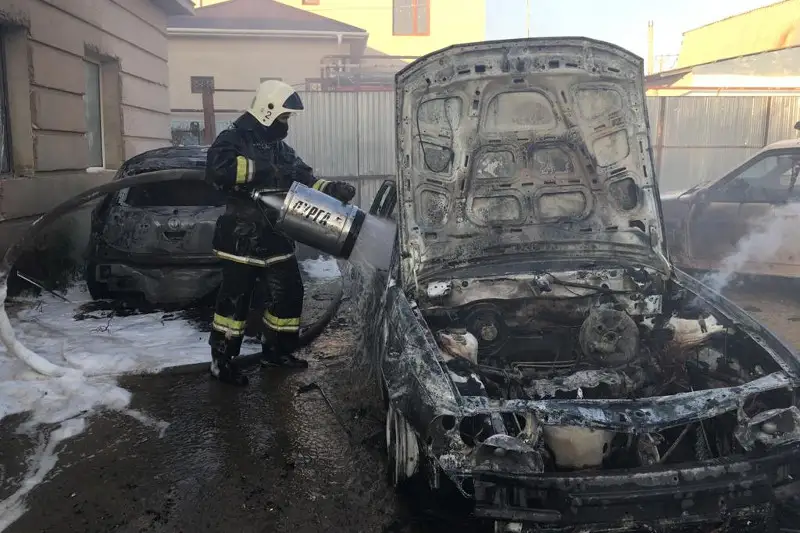 Qyzylordada bir aýlada turǵan úsh kólik órtendi