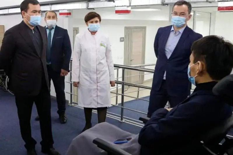Qaraǵandyda múgedektermen shıpajaıǵa ilesip baratyn adamdardyń shyǵyny óteledi
