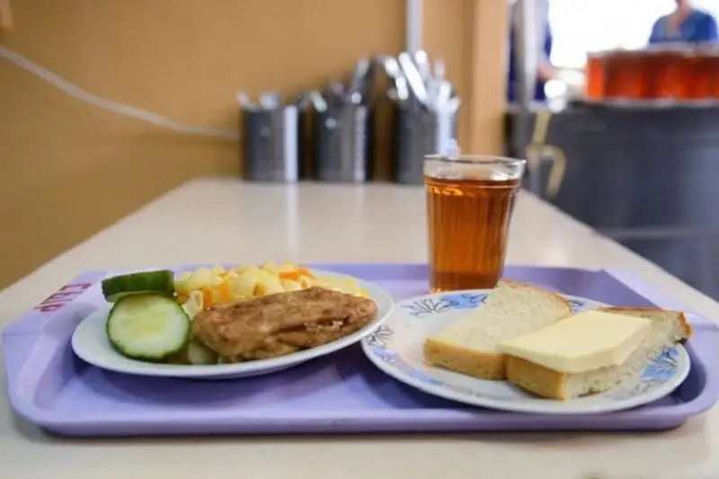 Almatyda as berilgen dámhana jumysy shekteldi