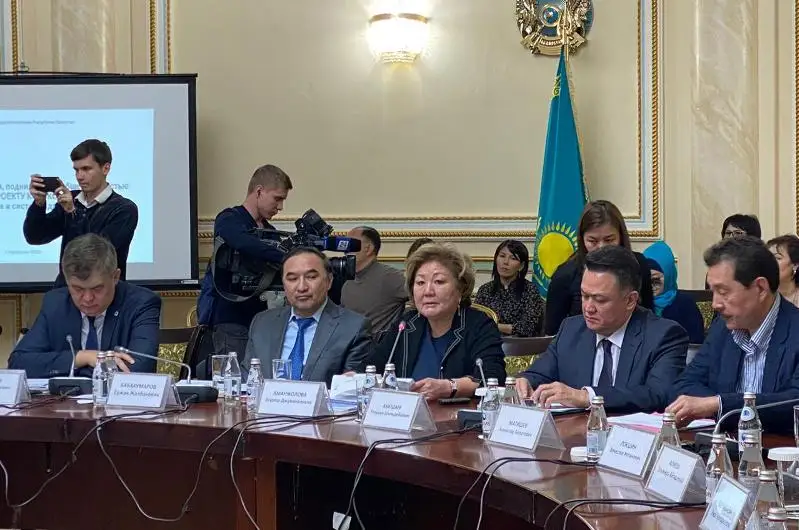 3,2 myń qazaqstandyq aǵza aýystyrý úshin kezekte tur