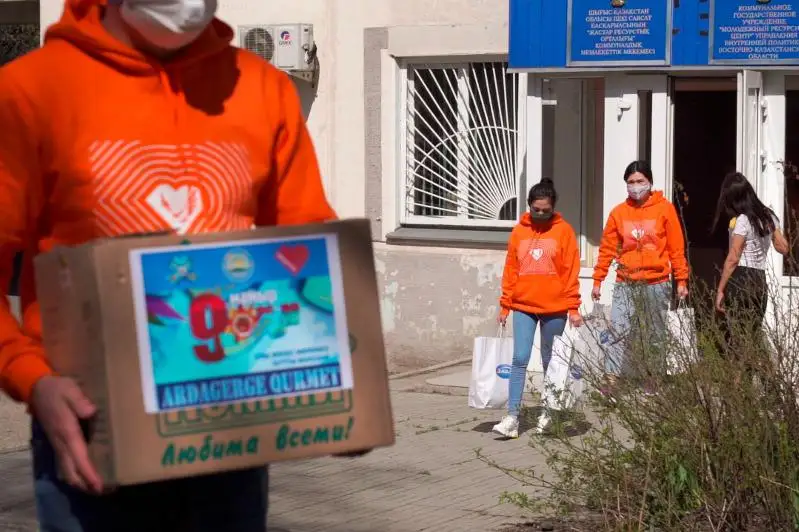 ShQO volonterleri «Ardagerlerdi ardaqtaıyq» aktsııasyn qolǵa aldy