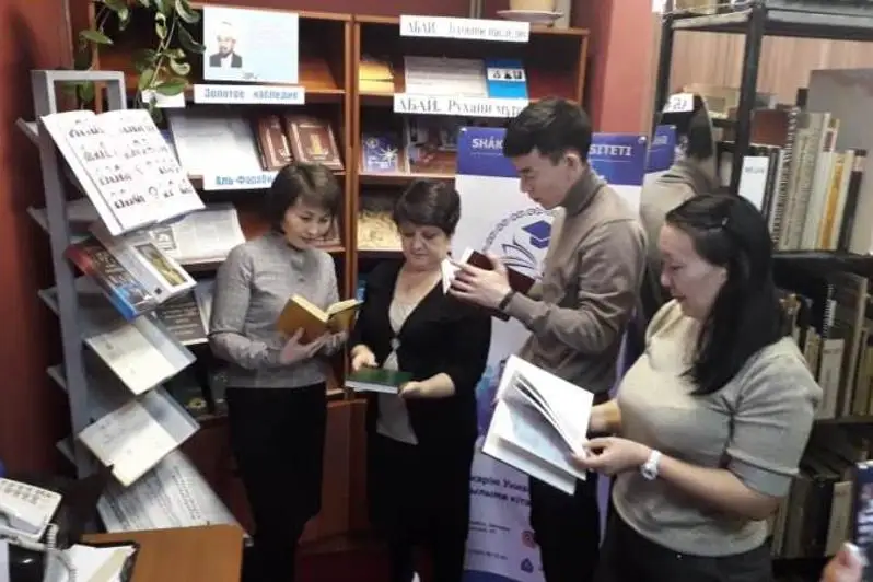 Semeıde ál-Farabıdiń 1150 jyldyǵyna oraı kitap kórmesi ashyldy